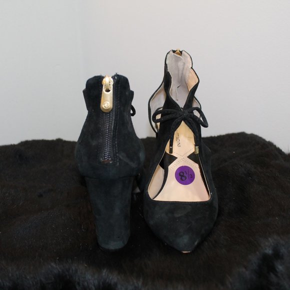 unique heels with lace's - Picture 2 of 3